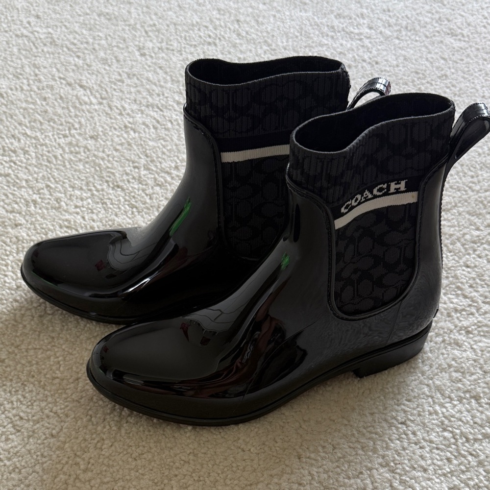 Coach Riving-ton cut out knit liner rain boots size 9